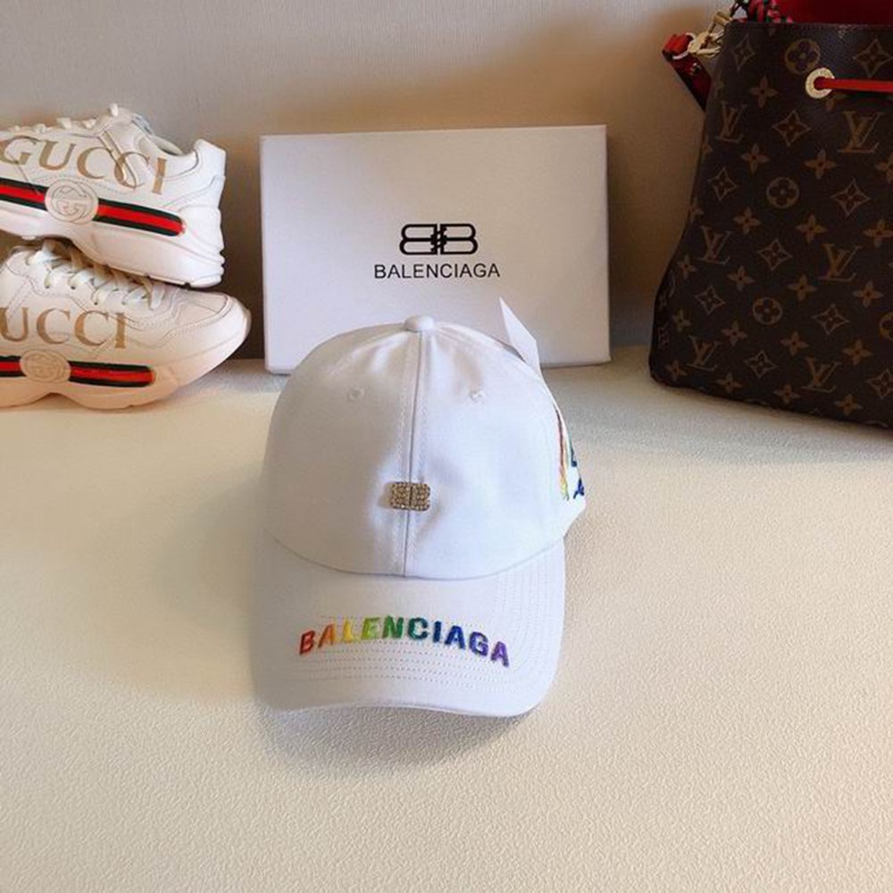 Ba*len*cia*ga hat